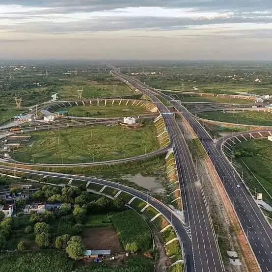 UP Road Revolution: How the Rs 1.94 Lakh Crore Infrastructure Push Will Transform Indian Motoring & Logistics — News | AutoTh